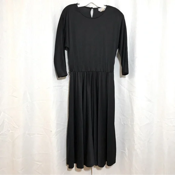 knee length dresses for ladies Black Midi Dress With 3/4 Sleeves And Pockets